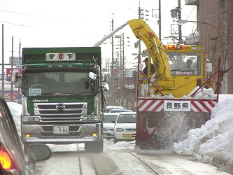国道117号線飯山赤十字病院前