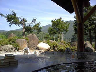 いいやま湯滝温泉の露天風呂
